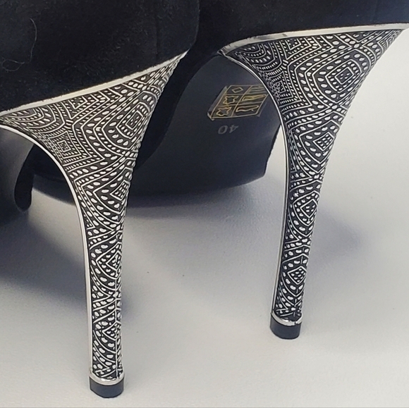 Black Suede embossed silver stilleto heels by TOSCA BLU shoes sz 40 EU (… - Picture 4 of 13